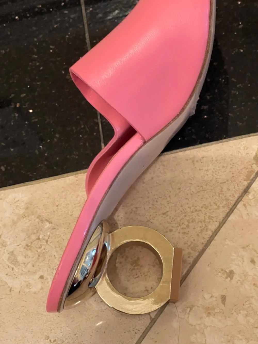 NWOT VINCI LEATHER gold heel sandal in sz 41 😍😍😍😍